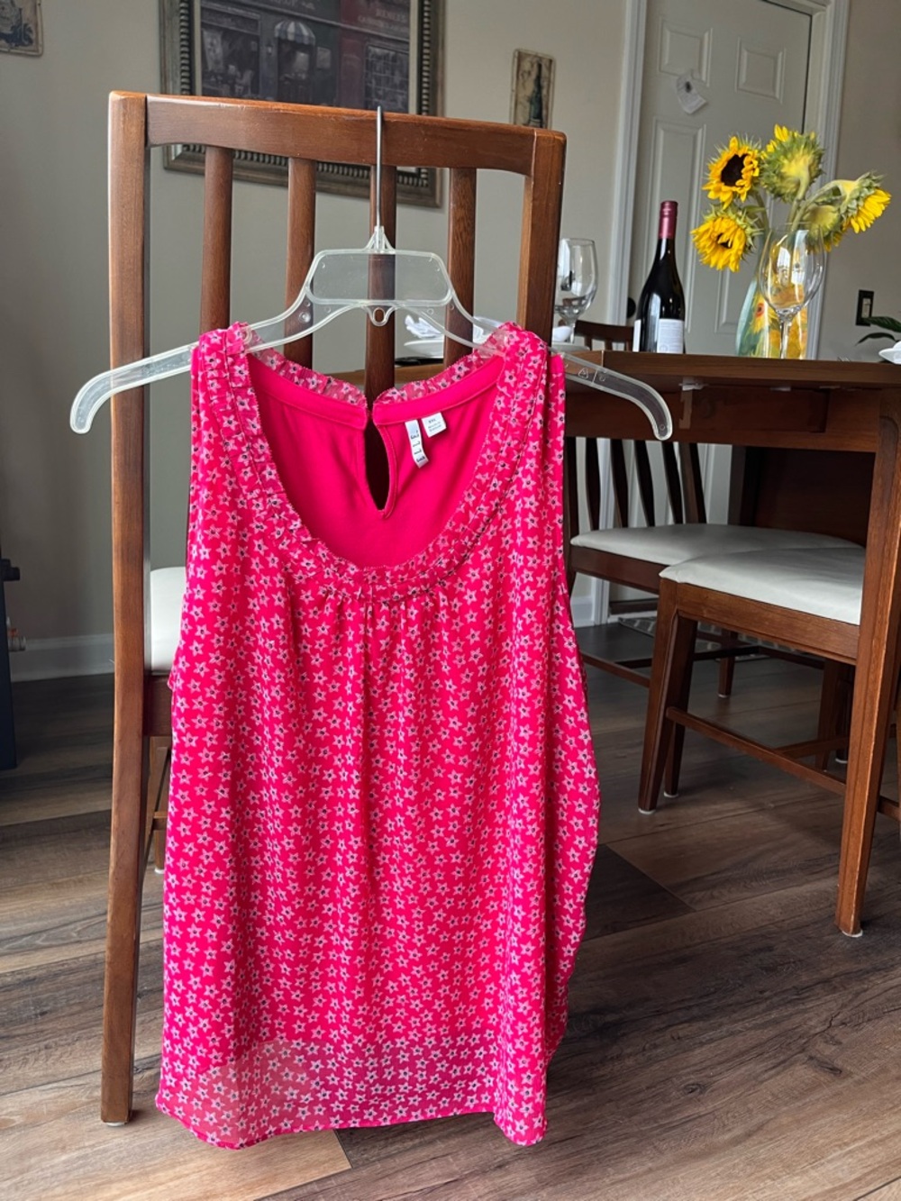 ELLE Fuchsia Star Print Sleeveless Top! Size XXL! Ruffle neckline! - Picture 7 of 9